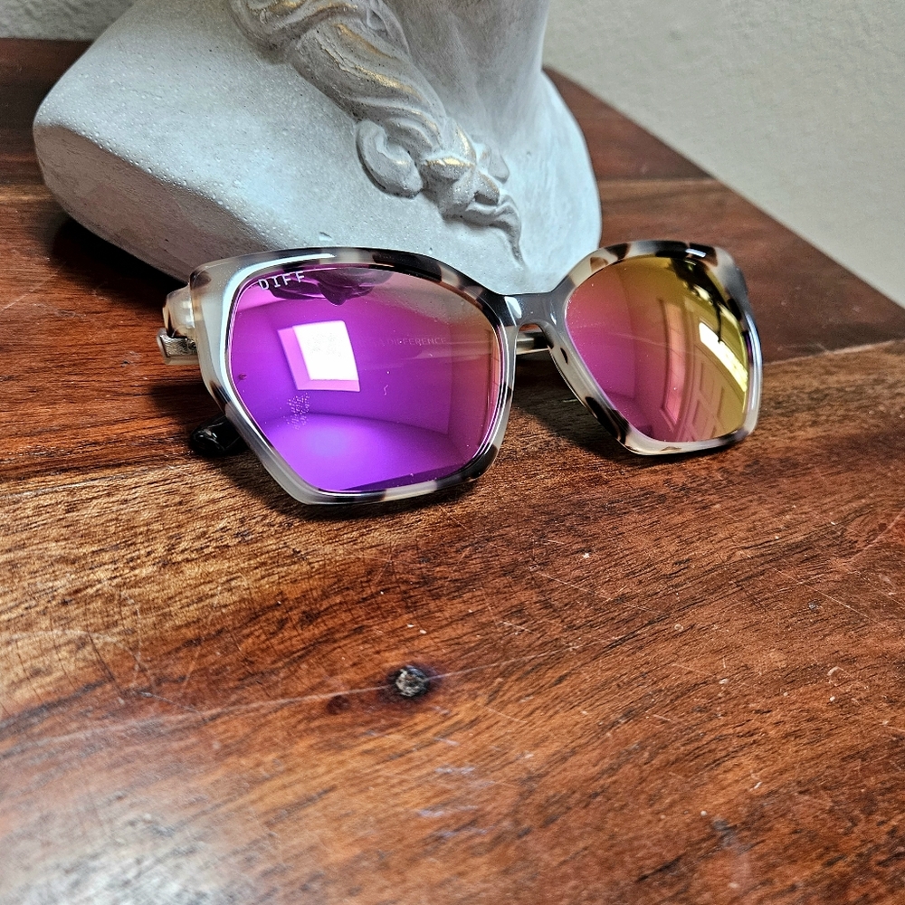 NEW VERA Diff Eyewear Sunglasses with Pink/ Yellow Polarized Lenses - Picture 8 of 12